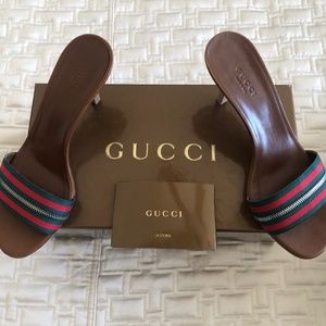 GUCCI ZIP WEB Accent Leather Slides.  Size: 5.5  | IT 35.5